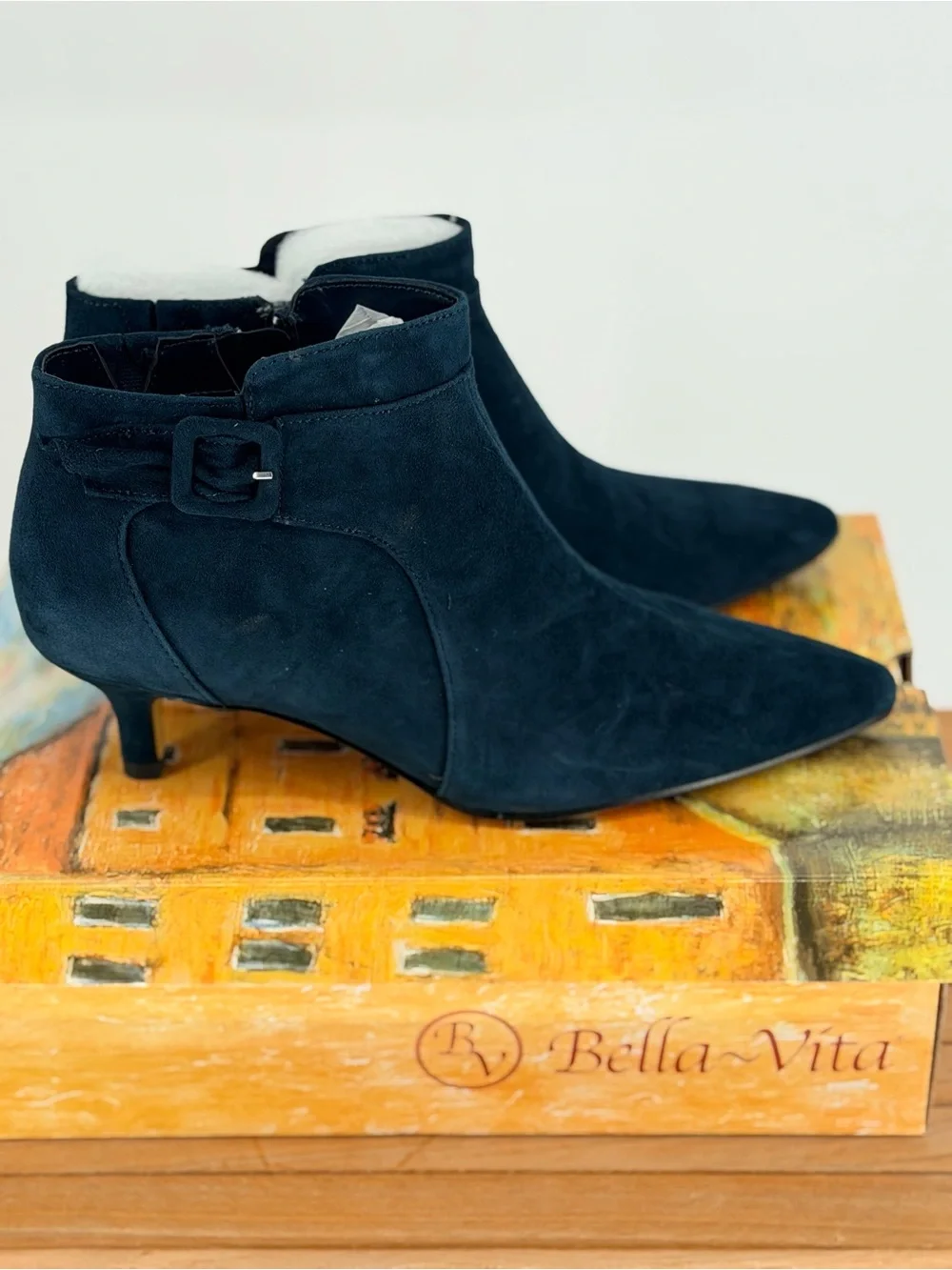 New Bella Vita Women's BINDU Navy Suede Pointed-Toe Ankle Boots SIZE 8.5 M